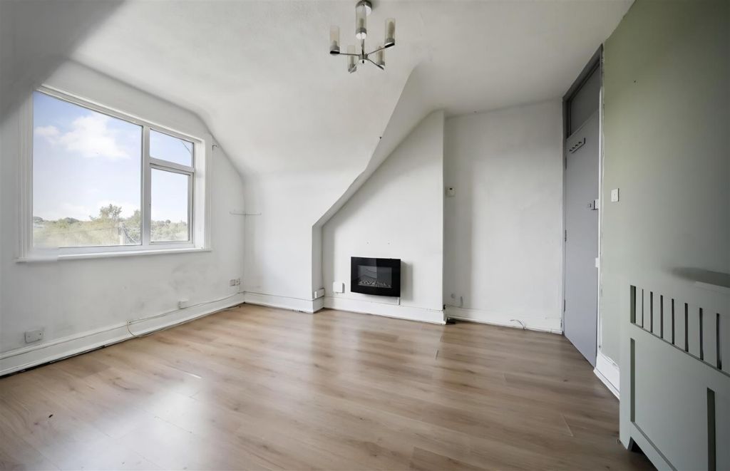 Additional image 5 of 4 bed semi-detached house to rentBurford Road, Evesham WR11