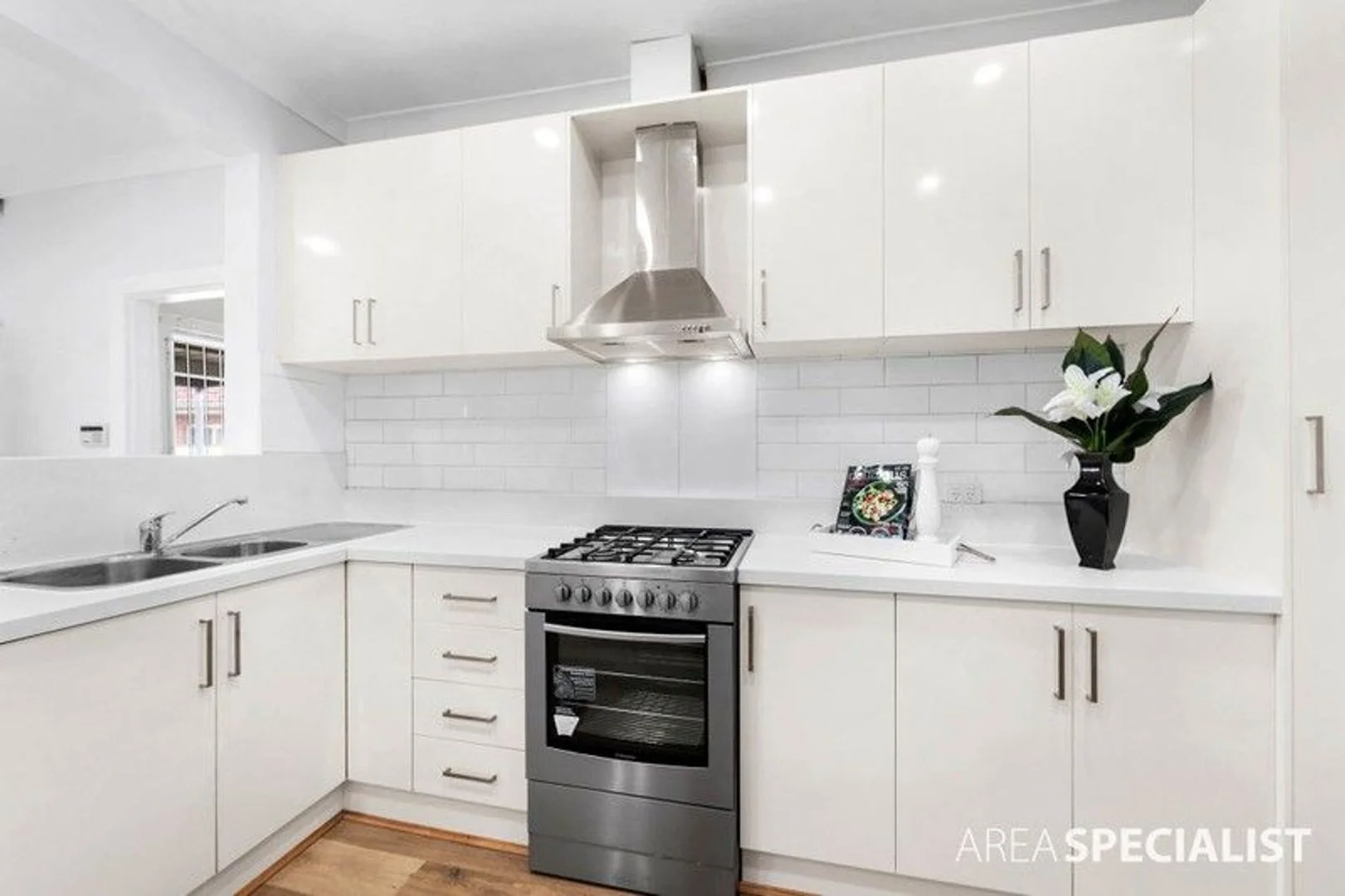 Additional image 8 of 303 Main Road East, St Albans VIC 3021