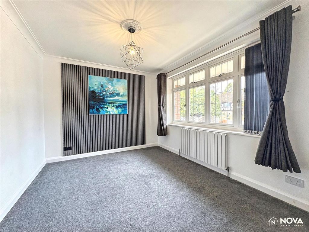 Additional image 5 of 4 bed detached house to rentOld Bedford Road, Luton LU2