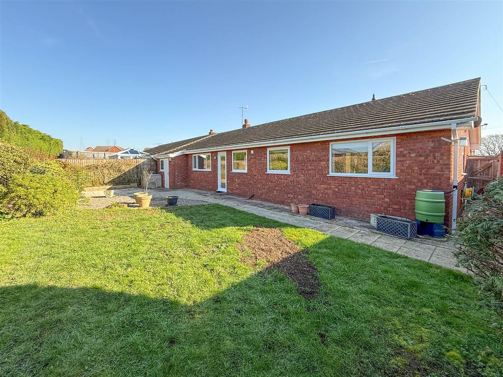 Additional image 15 of 3 bed detached bungalow to rentHillview Gardens, Ryall, Upton-Upon-Severn, Worcester WR8