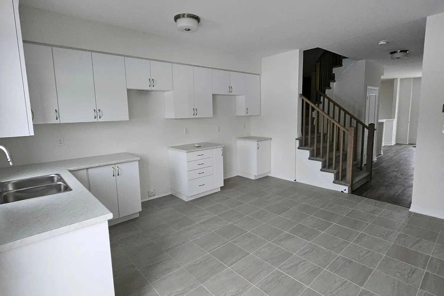 Additional image 3 of 660 Colborne Street 53