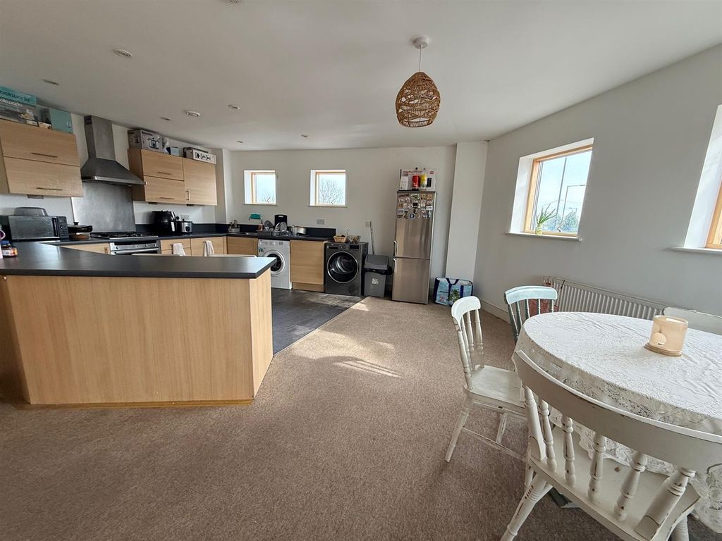 3 bed flat to rentMidford Road, Bath BA2 photo 3