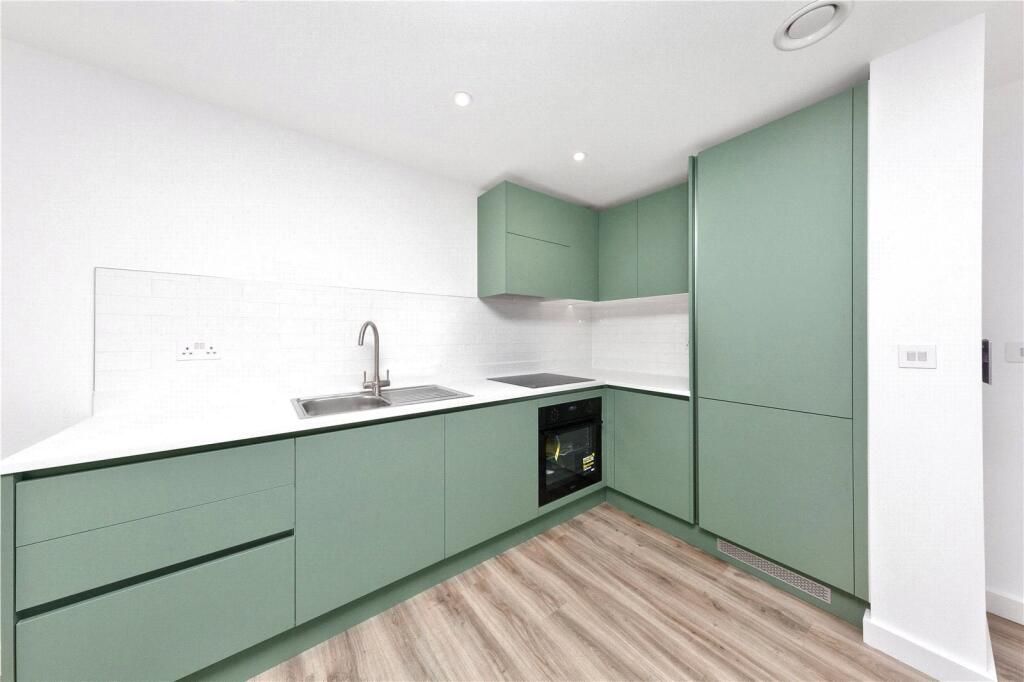 Additional image 4 of 2 bed flat to rentViva Court, Kimpton Road, Luton LU2