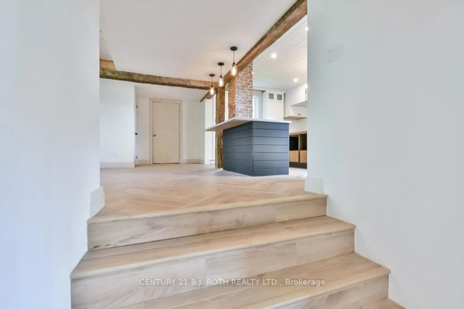 Additional image 6 of 1998 Old Barrie Road