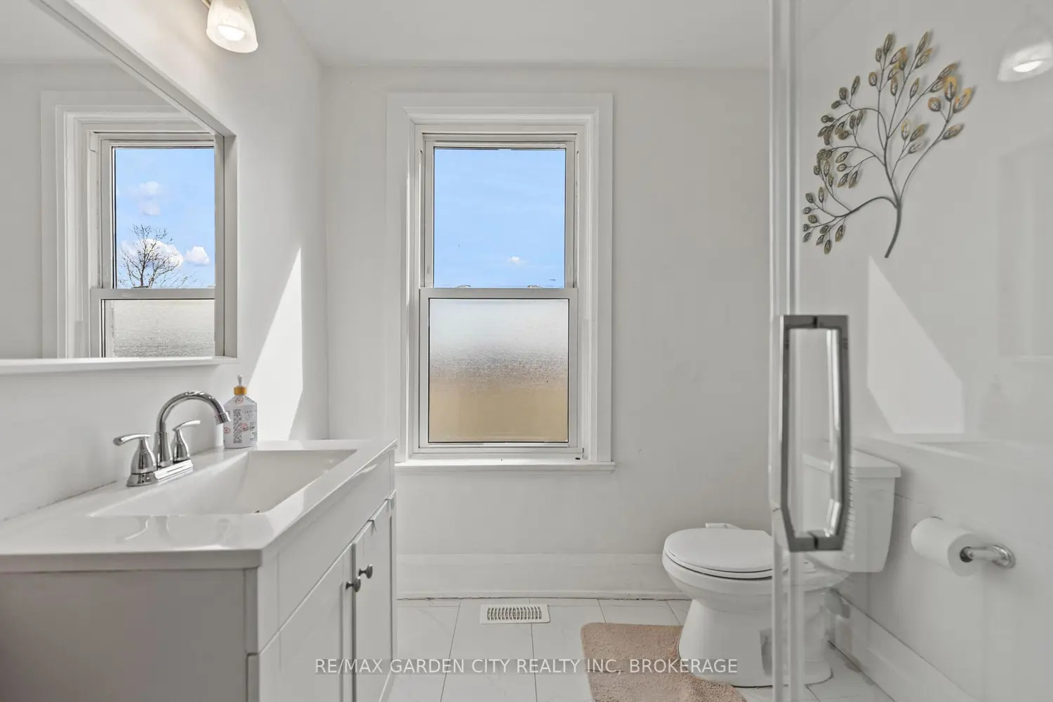 Additional image 12 of 997 Niagara Stone Road