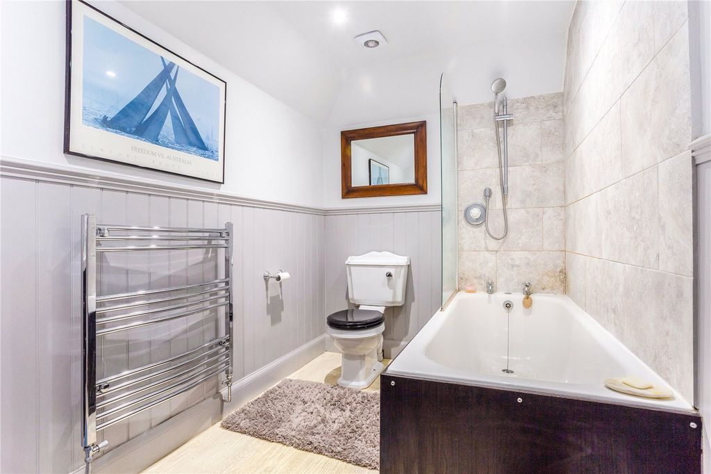 Additional image 8 of 4 bed semi-detached house to rentHenley Road, Marlow, Buckinghamshire SL7