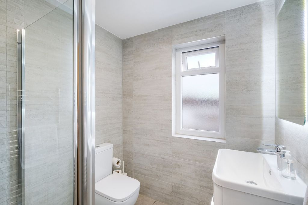 Additional image 19 of 6 bed semi-detached house to rentChurch Road, Iver SL0