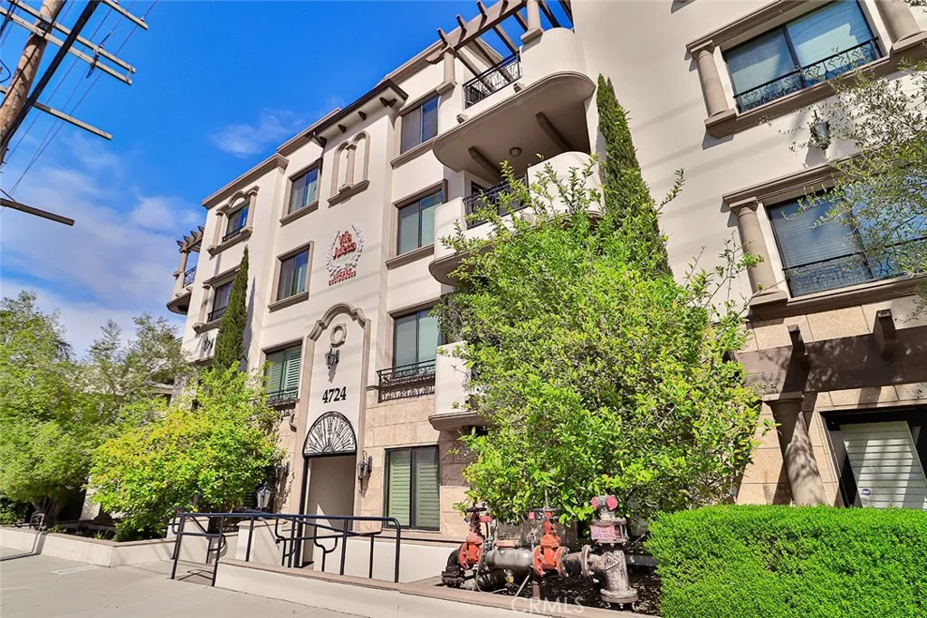 Additional image 2 of 4724 Kester Avenue Unit 404, Sherman Oaks, CA 91403