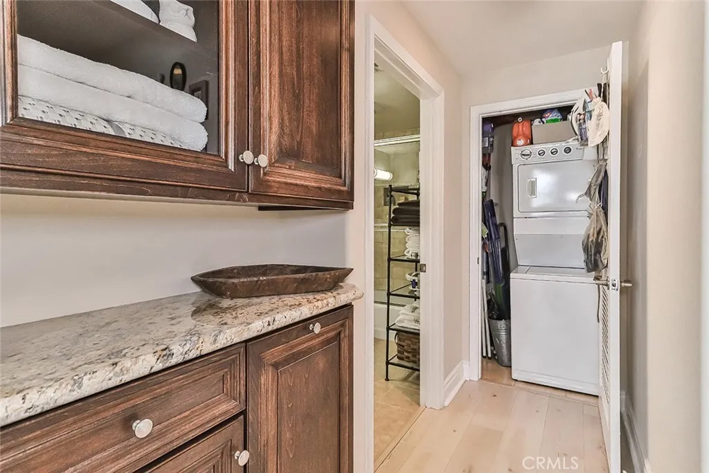 Additional image 77 of 4724 Kester Avenue Unit 404, Sherman Oaks, CA 91403