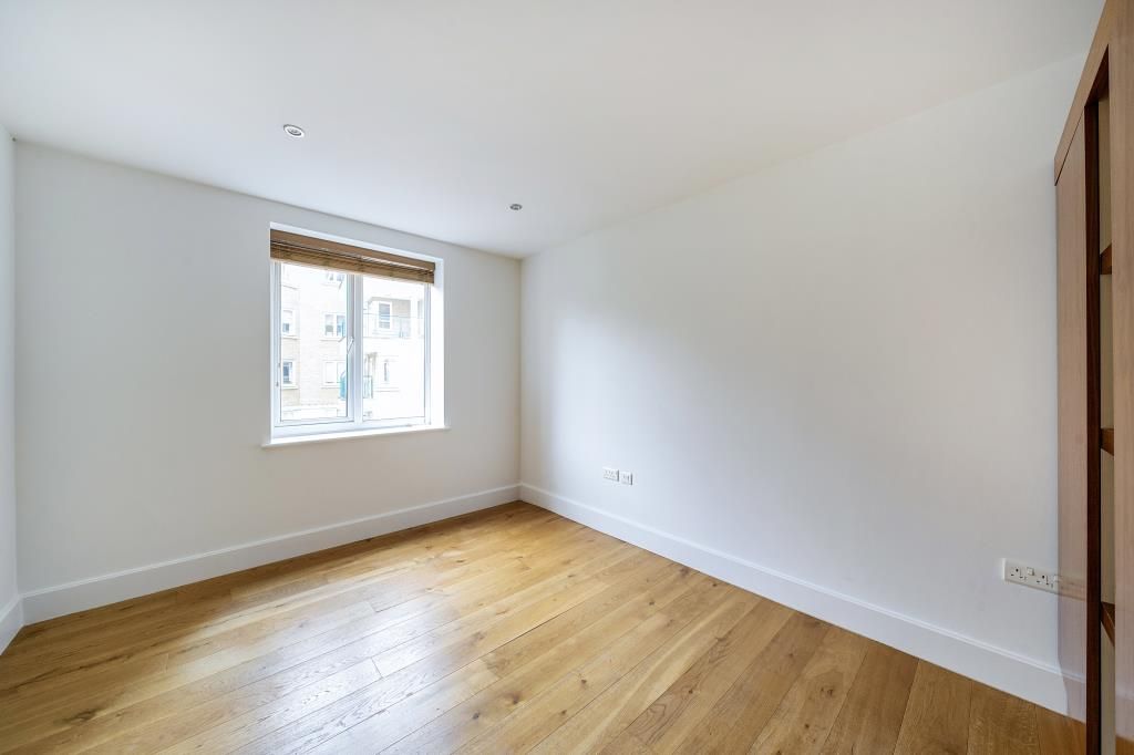 Additional image 13 of 3 bed flat to rentStrand Drive, Richmond TW9
