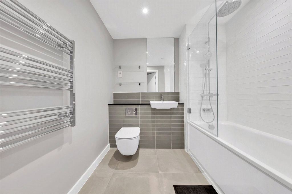 Additional image 7 of 2 bed flat to rentViva Court, Kimpton Road, Luton LU2