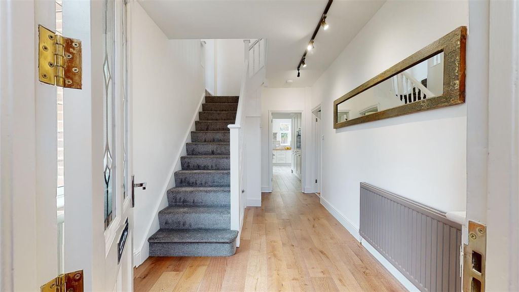 Additional image 11 of 5 bed detached house to rentGloucester Avenue, Melton Mowbray LE13