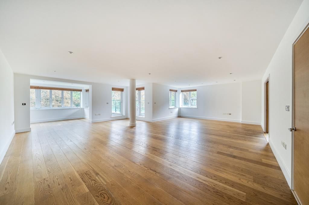 Additional image 4 of 3 bed flat to rentStrand Drive, Richmond TW9