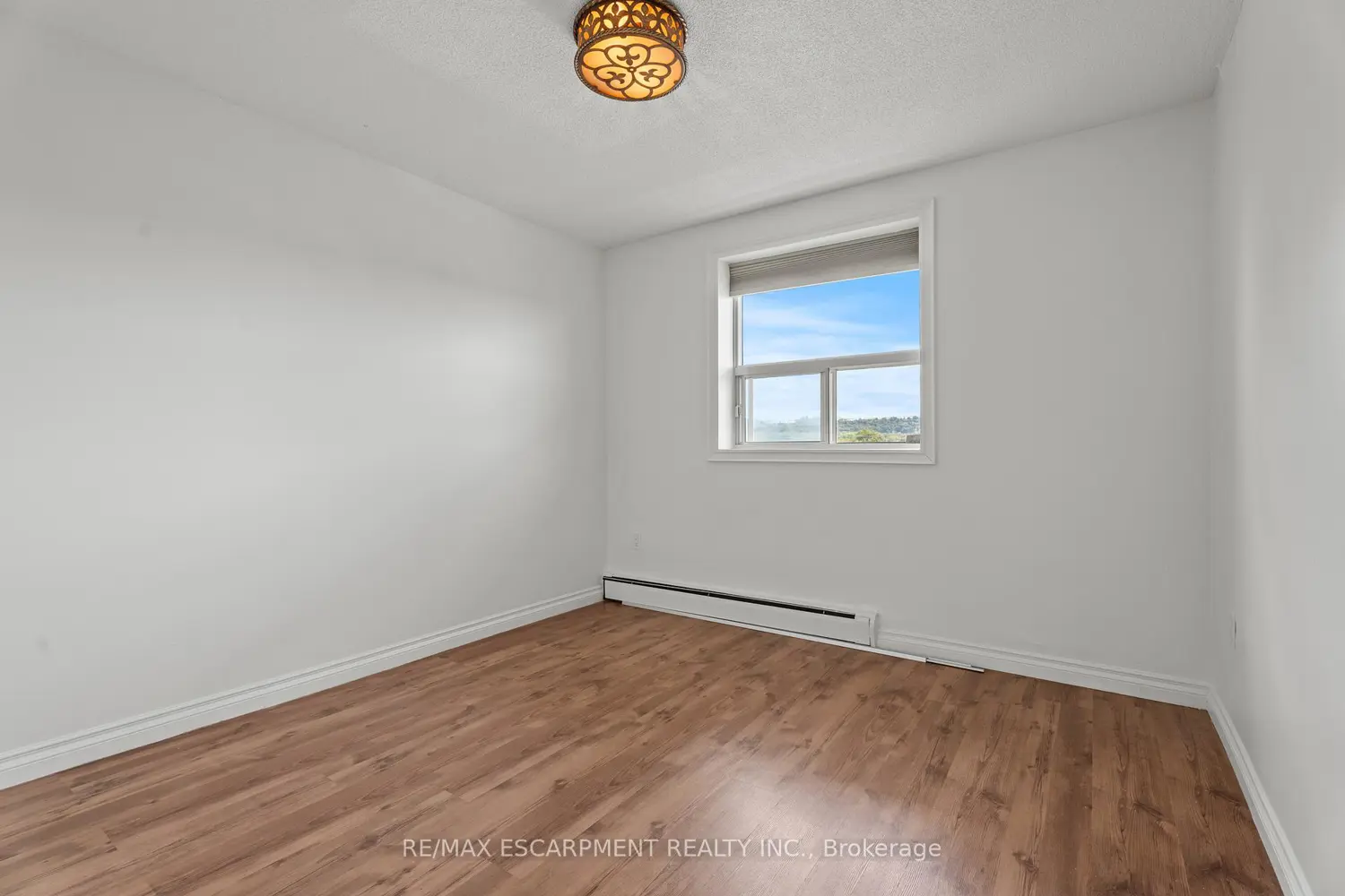 Additional image 16 of 851 Queenston Road 505