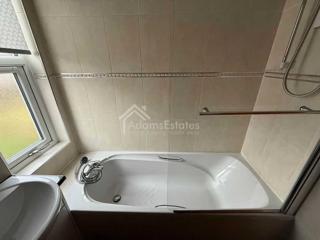 Additional image 7 of 3 bed terraced house to rentLeeds Road, Dewsbury WF12
