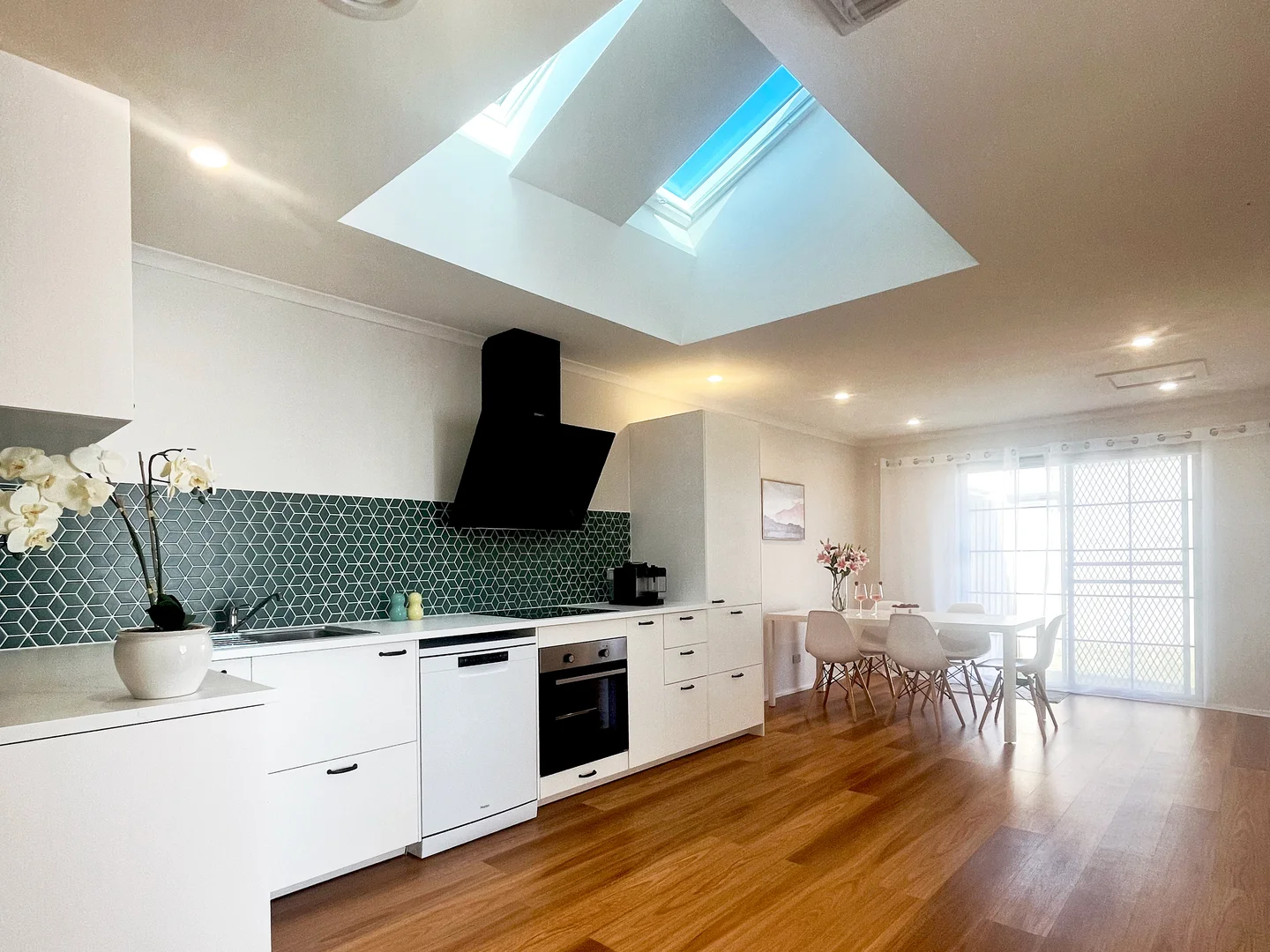 Additional image 2 of 15A Canonbury Circle, Seabrook VIC 3028