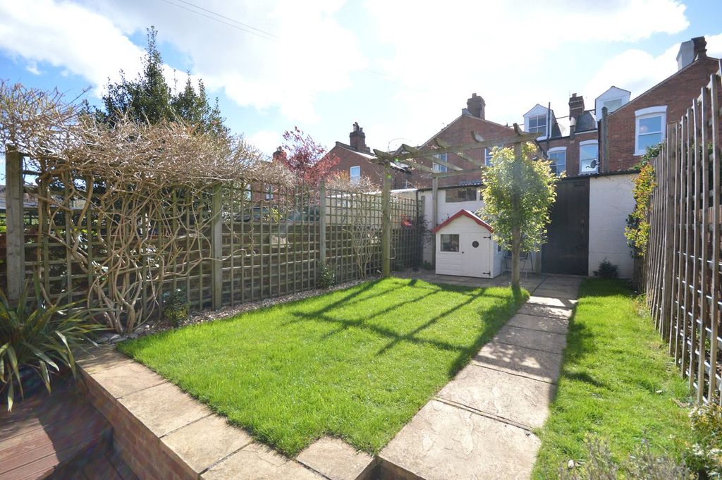 3 bed terraced house to rentExeter, Devon EX1