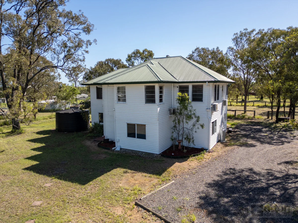 8 Fielding Road, College View QLD 4343