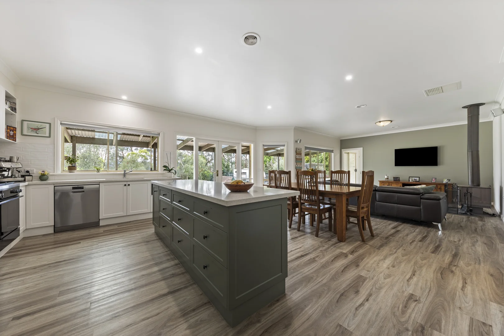 Additional image 8 of 4 Hague Court, Drouin VIC 3818