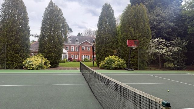 Additional image 6 of 7 bed detached house to rentQueens Drive, Leatherhead KT22