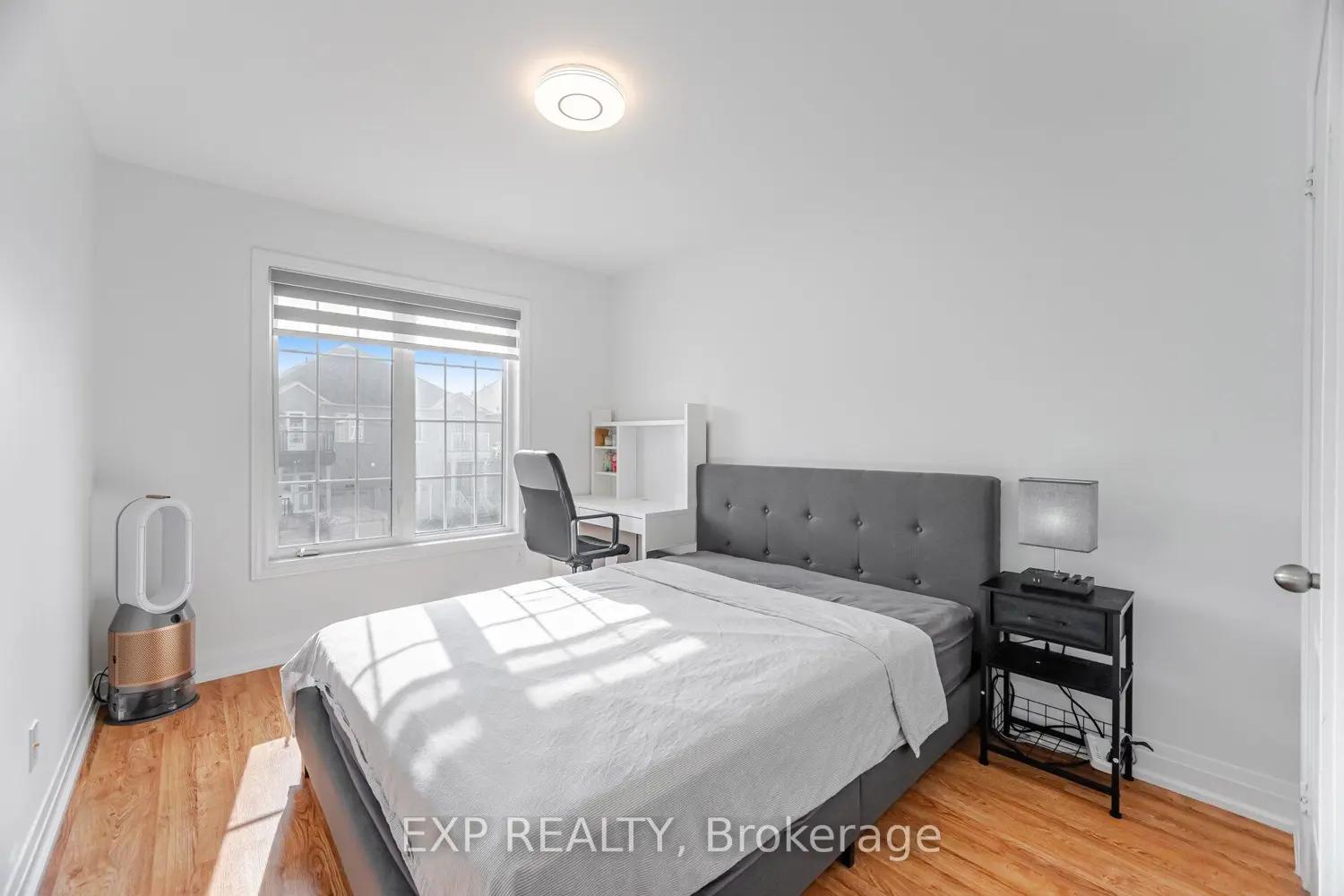 Additional image 13 of 32 Arco Circle