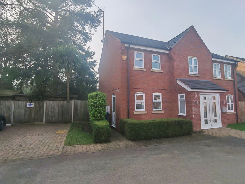 Additional image 13 of 4 bed detached house to rentThe Woodlands, Stafford ST17