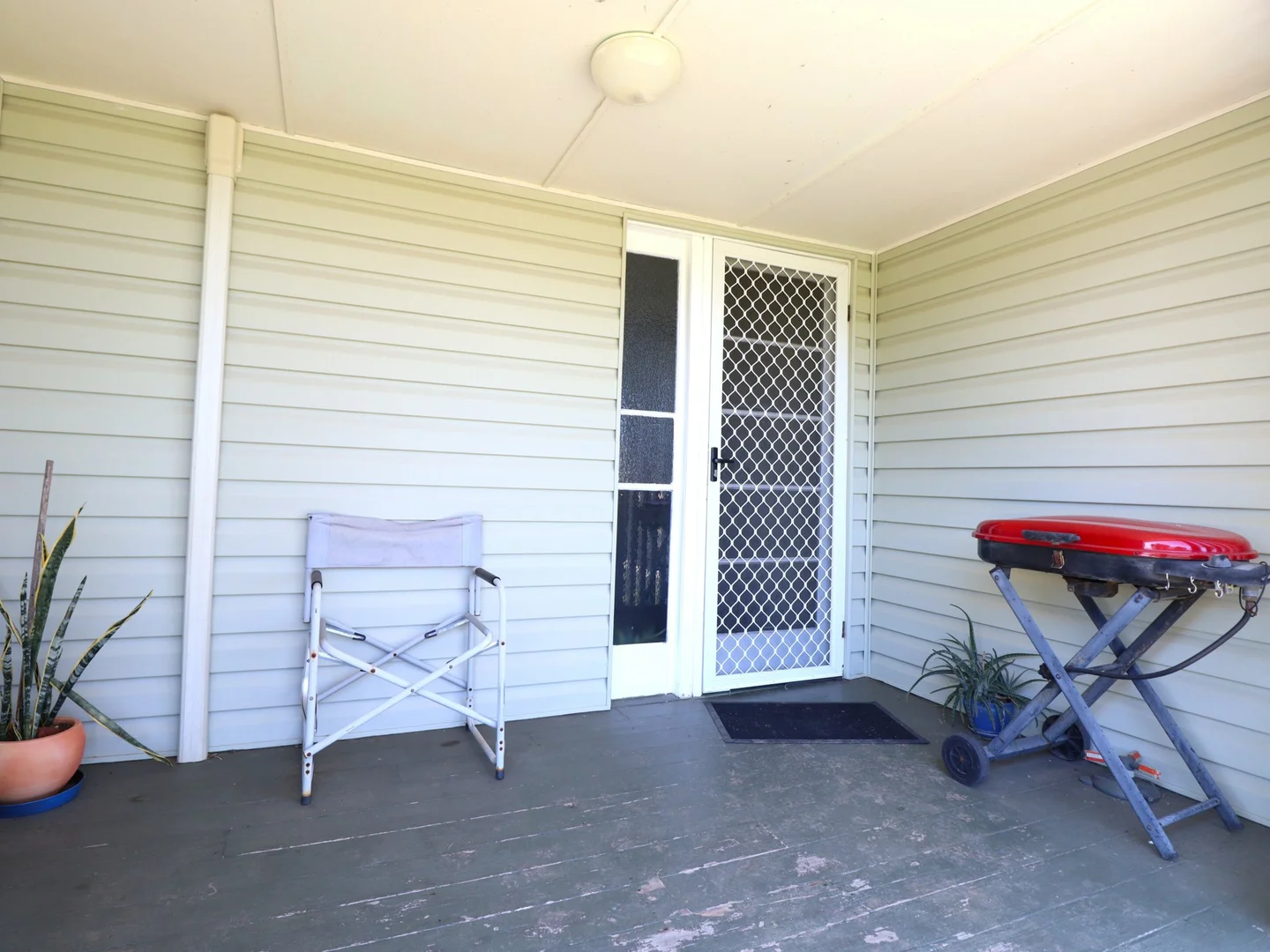 Additional image 15 of 1 & 2 / 18 Saunders Street, Roma QLD 4455