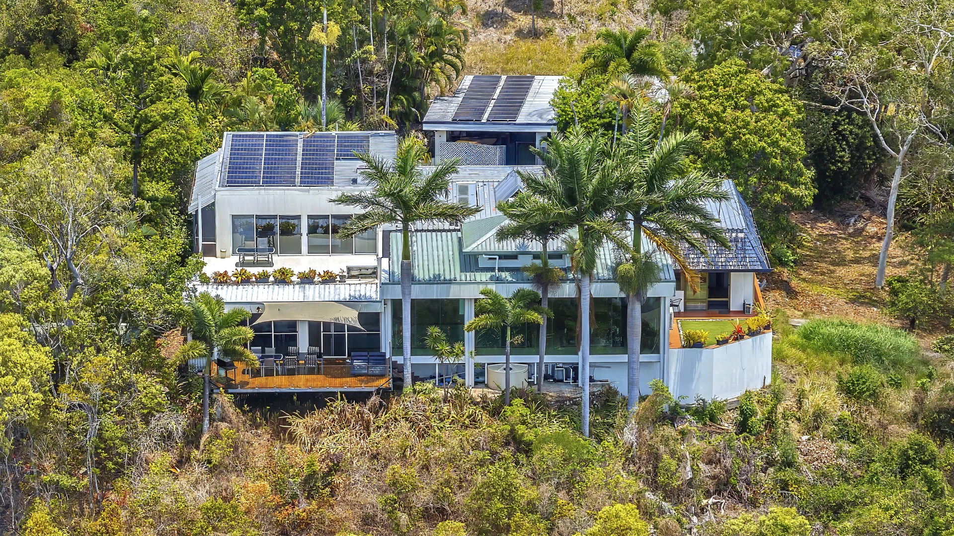 Additional image 12 of 88 Yachtsman Parade, Cannonvale QLD 4802