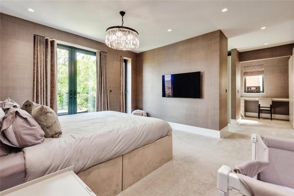 Additional image 8 of 4 bed detached house to rentRosegarth Place, Wilmslow SK9