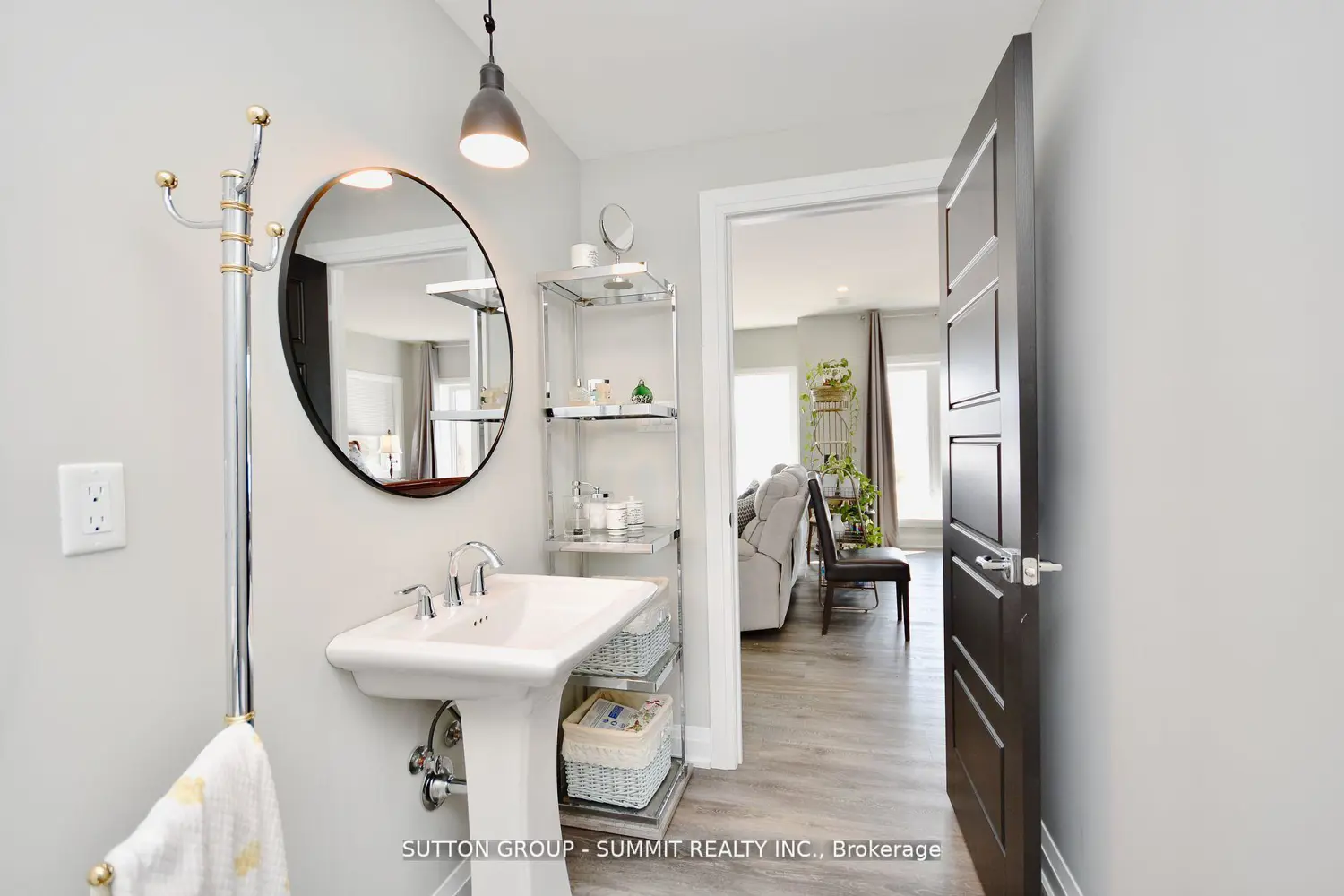 Additional image 11 of 3 Best Court