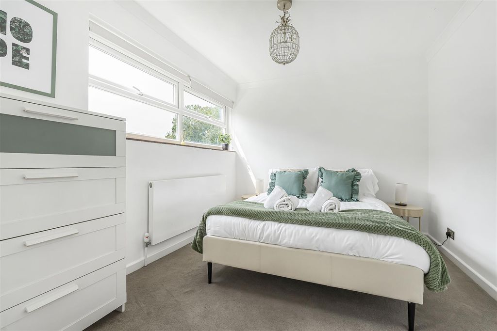 Additional image 19 of 4 bed town house to rentSt. Marks Court, Cambridge CB3