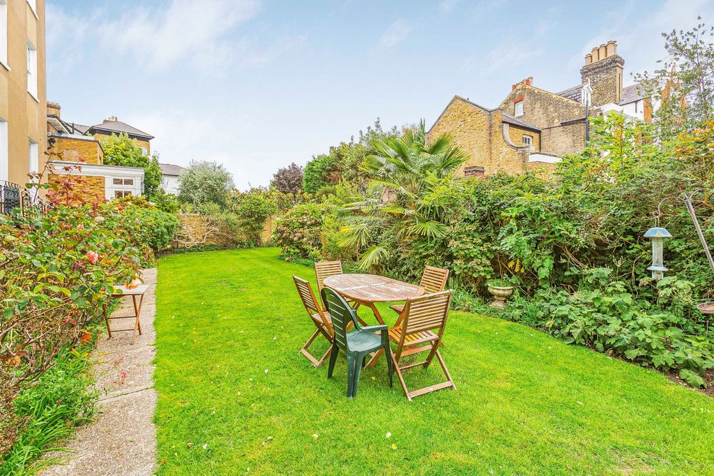 Additional image 13 of 3 bed flat to rentBurlington House, Kings Road, Richmond, Surrey TW10