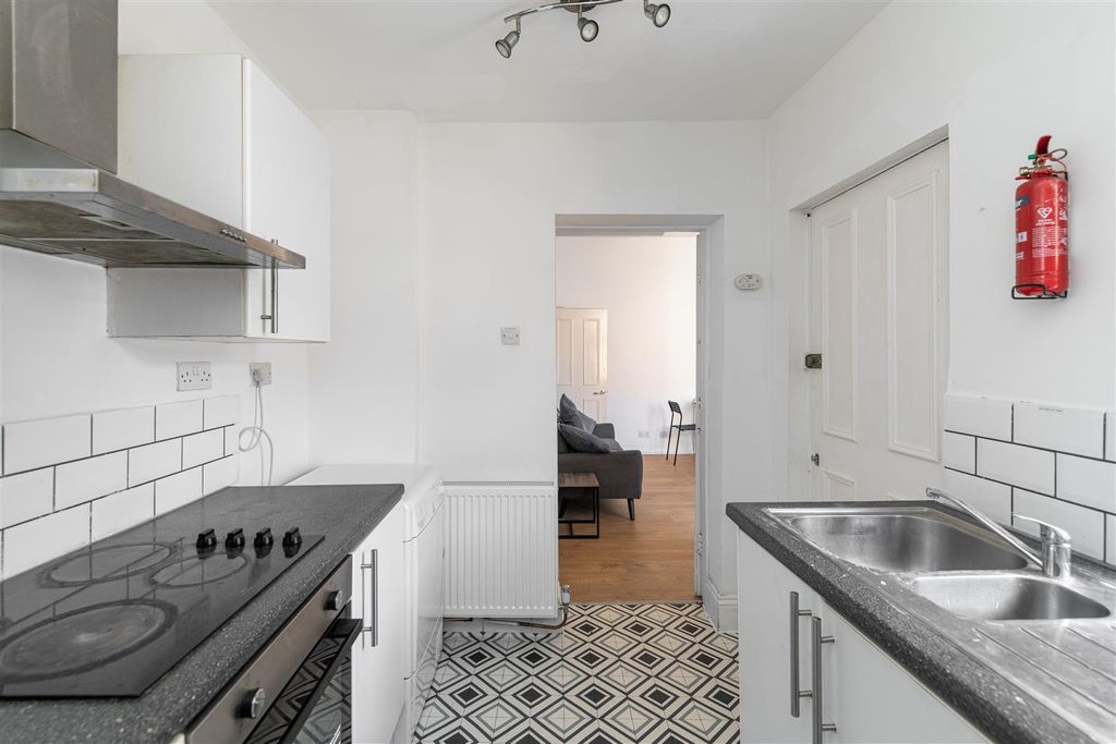 Additional image 5 of 6 bed shared accommodation to rentFalmouth Road, Heaton, Newcastle Upon Tyne NE6