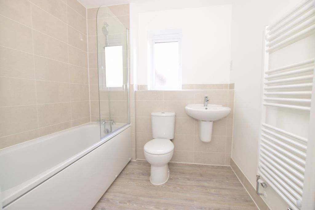 Additional image 8 of 2 bed flat to rentButtercup Road, Horsham RH12
