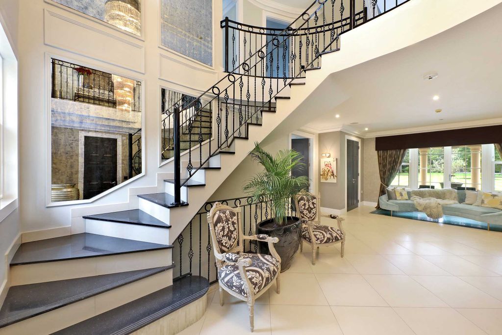 Additional image 6 of 9 bed detached house to rentSlade Oak Lane, Gerrards Cross SL9