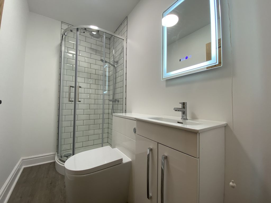 2 bed flat to rentAberystwyth SY23 photo 2