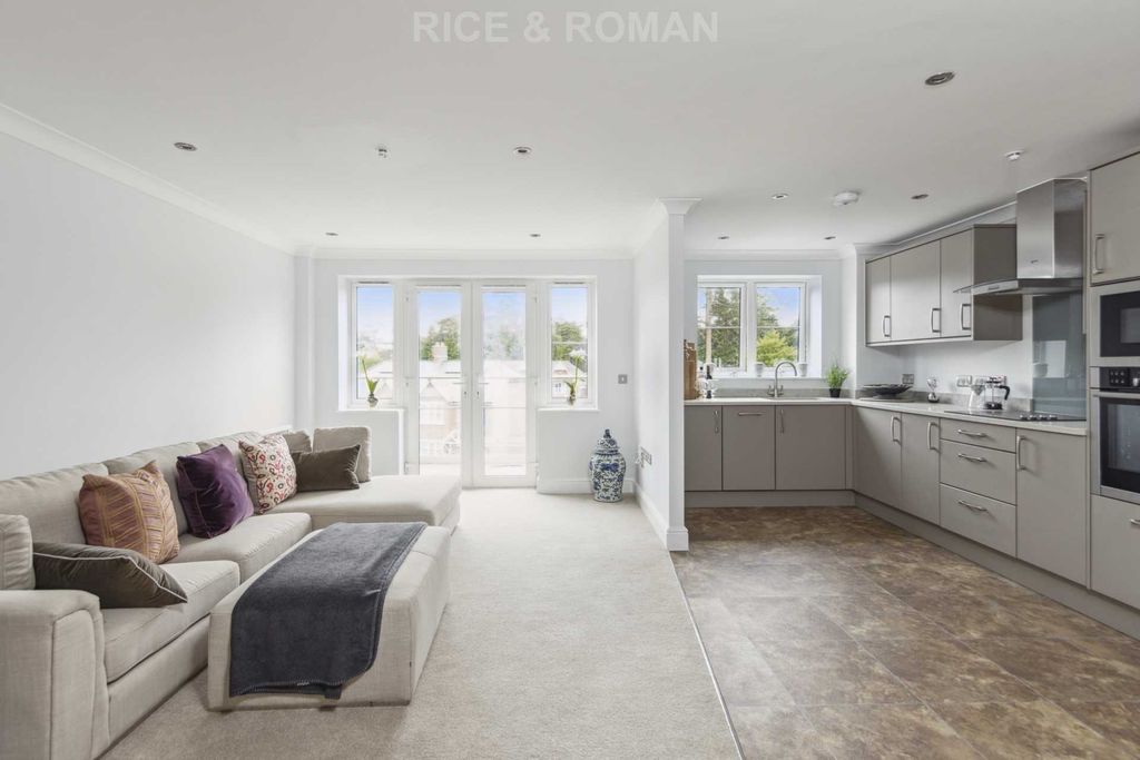 Additional image 2 of 2 bed flat to rentLynwood Village, Ascot SL5