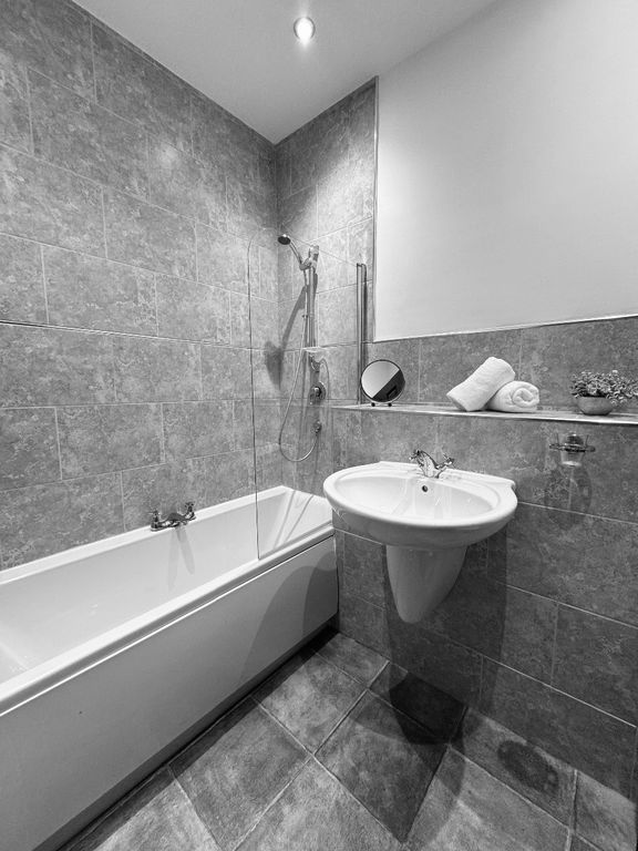 Additional image 5 of 2 bed flat to rentPark Avenue, Whitley Bay NE26
