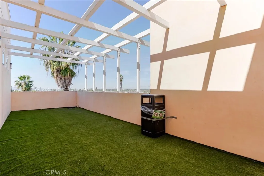 Additional image 21 of 1598 Long Beach Blvd Unit 401, Long Beach, CA 90813