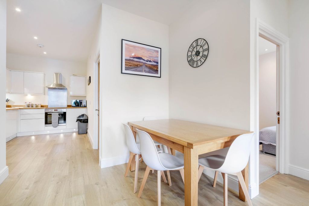 Additional image 17 of 2 bed flat to rentQueen Street, Maidenhead SL6