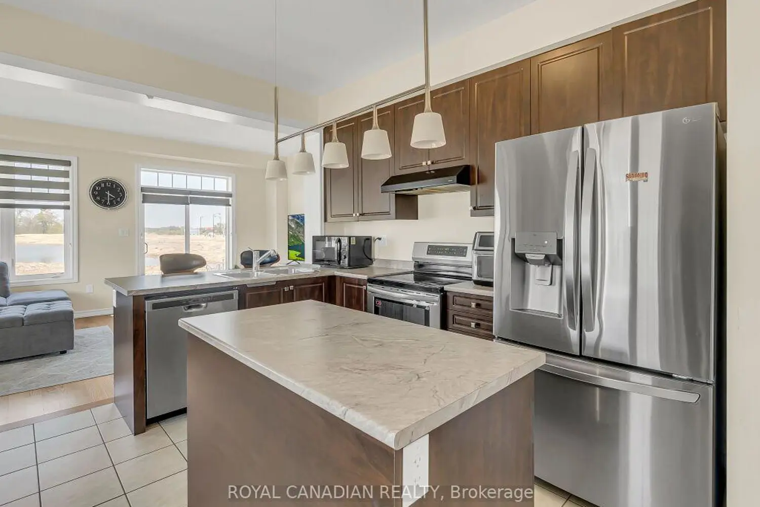 Additional image 4 of 84 Rainbow Drive