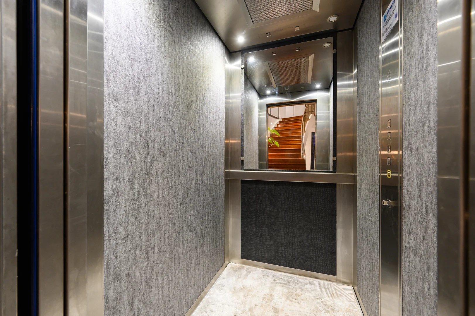 Additional image 8 of 21 King Arthurs Court, Sovereign Islands QLD 4216