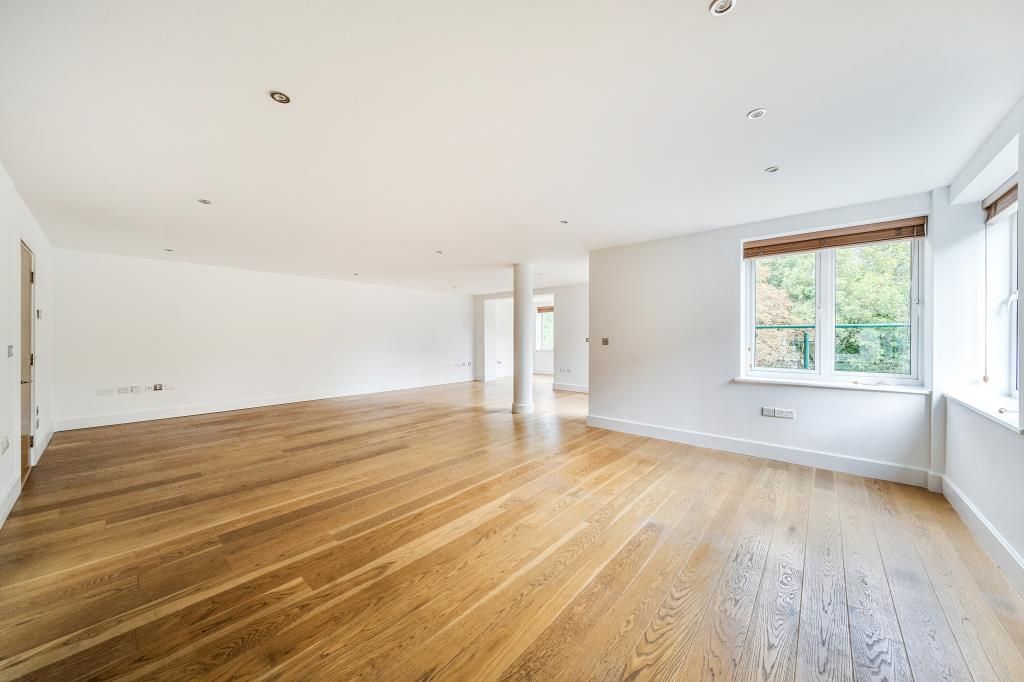 Additional image 3 of 3 bed flat to rentStrand Drive, Richmond TW9