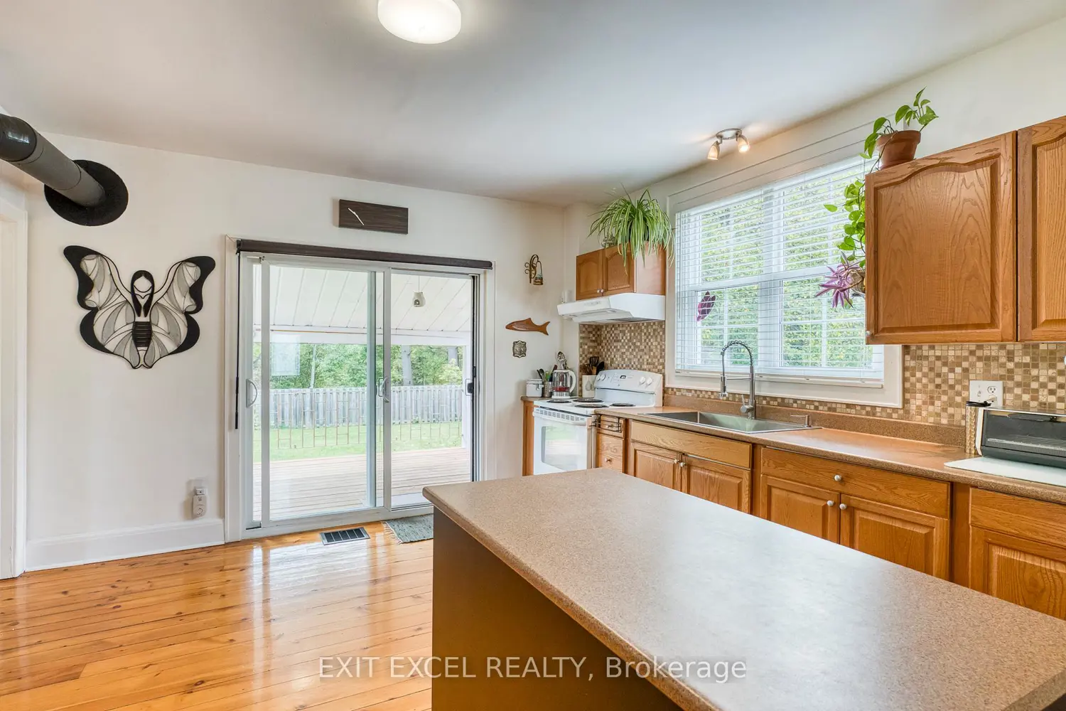 Additional image 14 of 615 Moffat Street