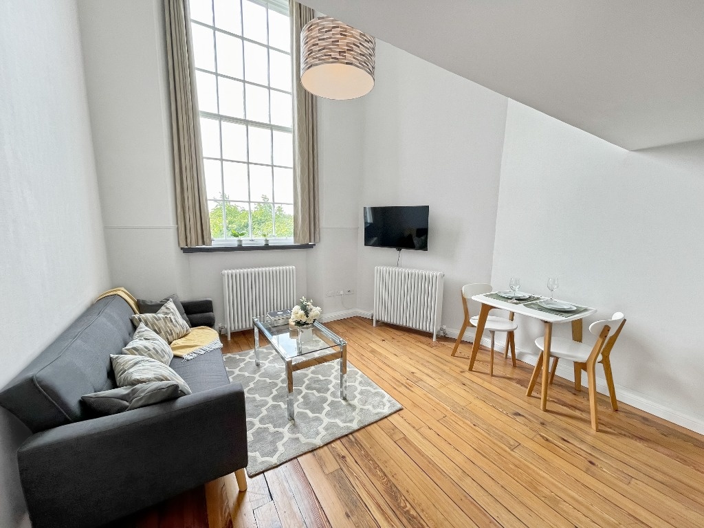 1 Bed Flat, Mcdonald Road, EH7, N1 7GU