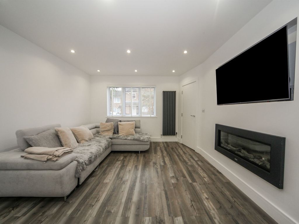 3 bed flat to rentRosedale, Dunstable, 5Rz LU5 photo 4