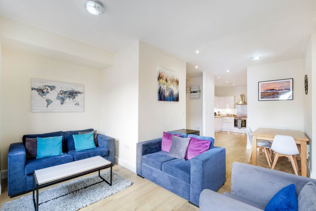 Additional image 13 of 2 bed flat to rentQueen Street, Maidenhead SL6