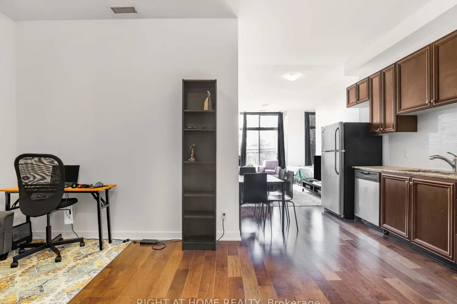 10376 Yonge Street 406 photo 5