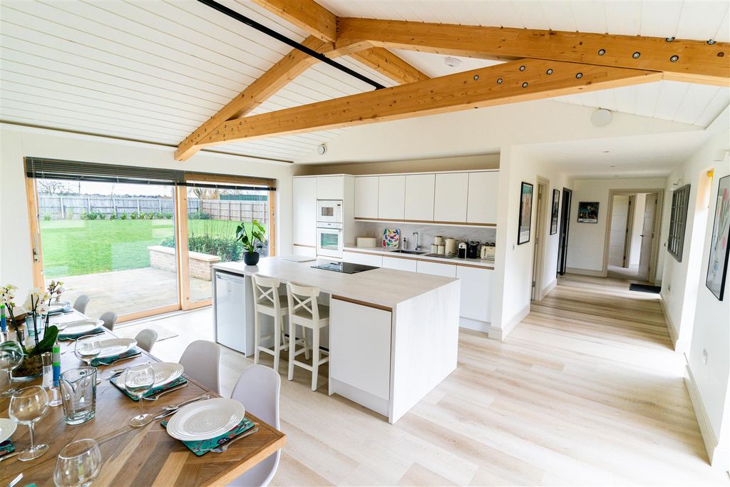 Additional image 5 of 4 bed detached bungalow to rentNewmarket Road, Stretham CB6