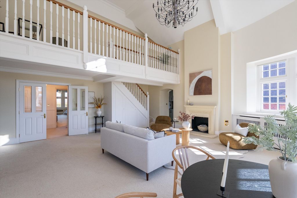 Additional image 6 of 3 bed flat to rentOckham Lane, Cobham, Surrey KT11